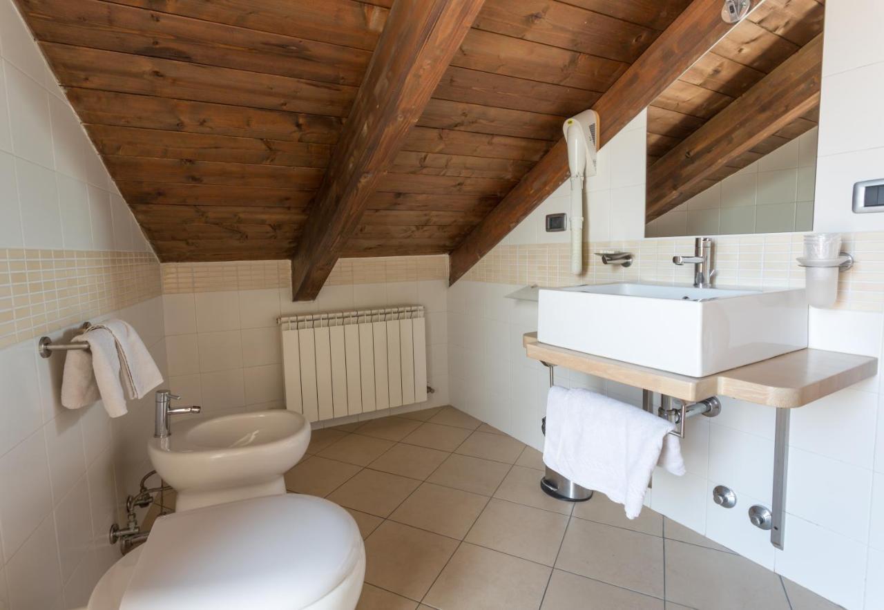 Hotel Conte Ruggero Serra San Bruno Eksteriør bilde