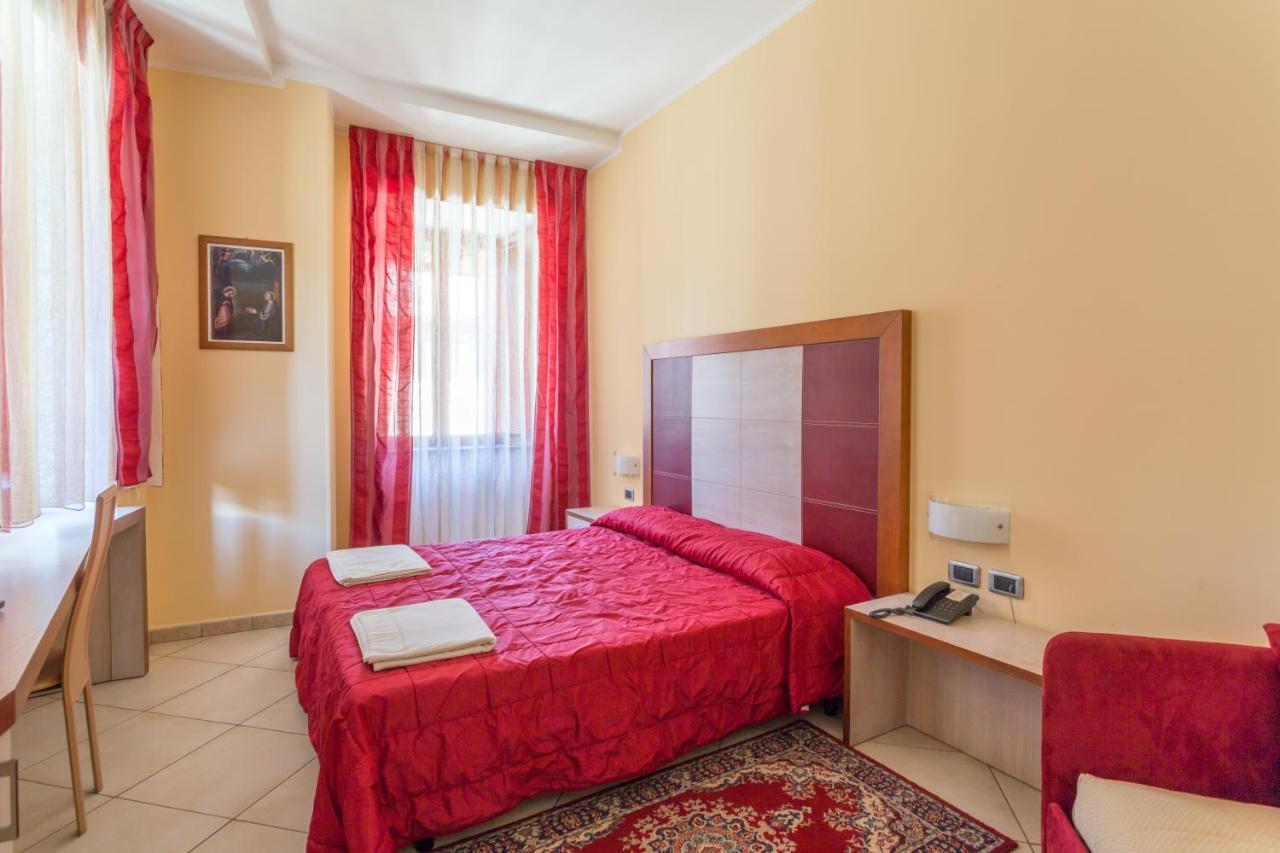 Hotel Conte Ruggero Serra San Bruno Eksteriør bilde