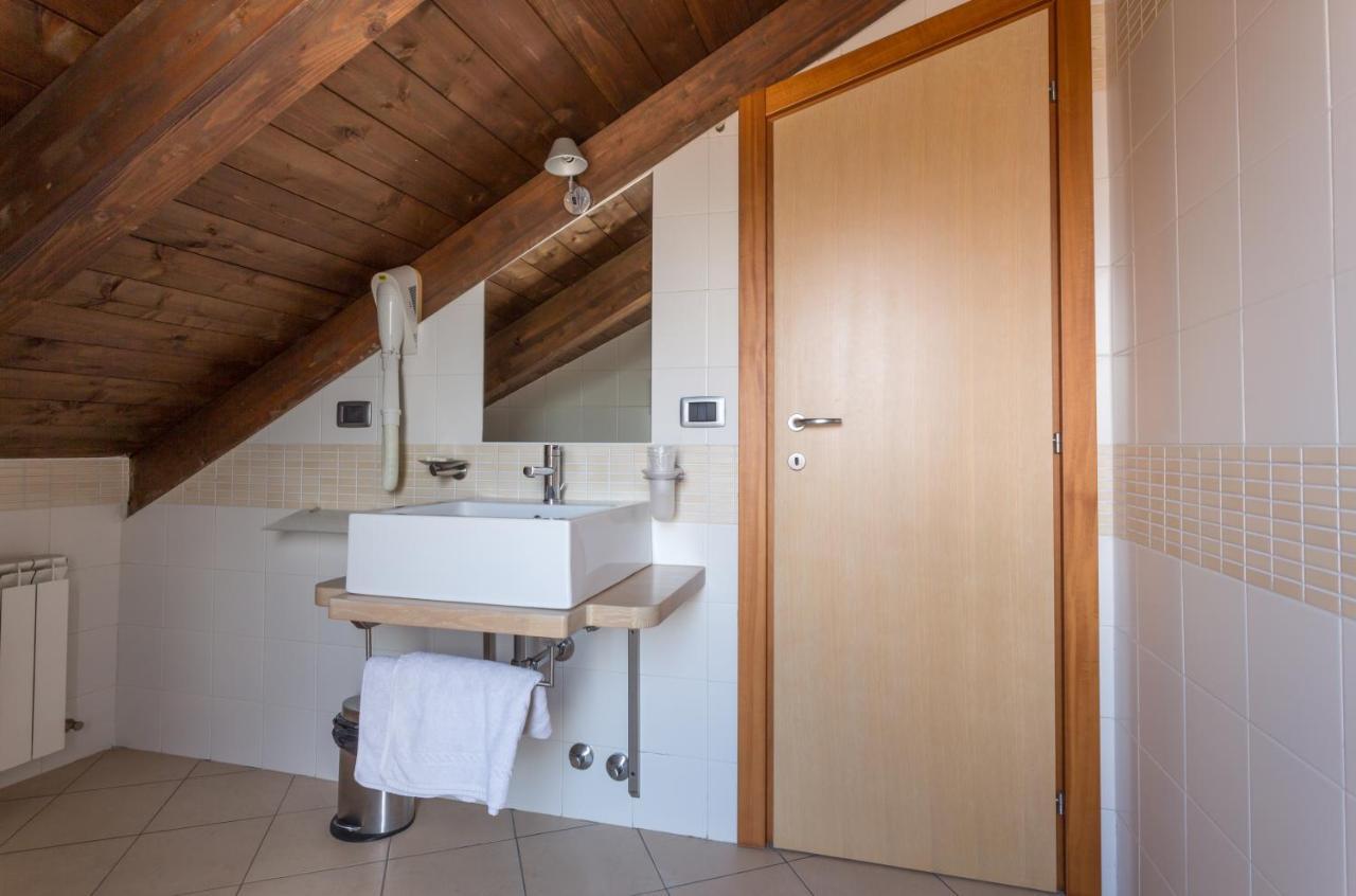 Hotel Conte Ruggero Serra San Bruno Eksteriør bilde