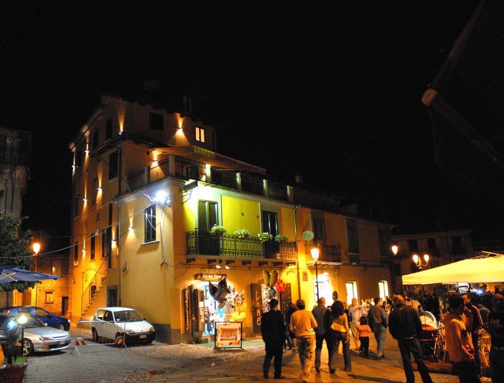 Hotel Conte Ruggero Serra San Bruno Eksteriør bilde