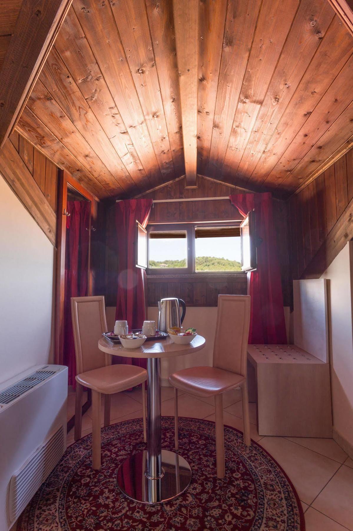 Hotel Conte Ruggero Serra San Bruno Eksteriør bilde