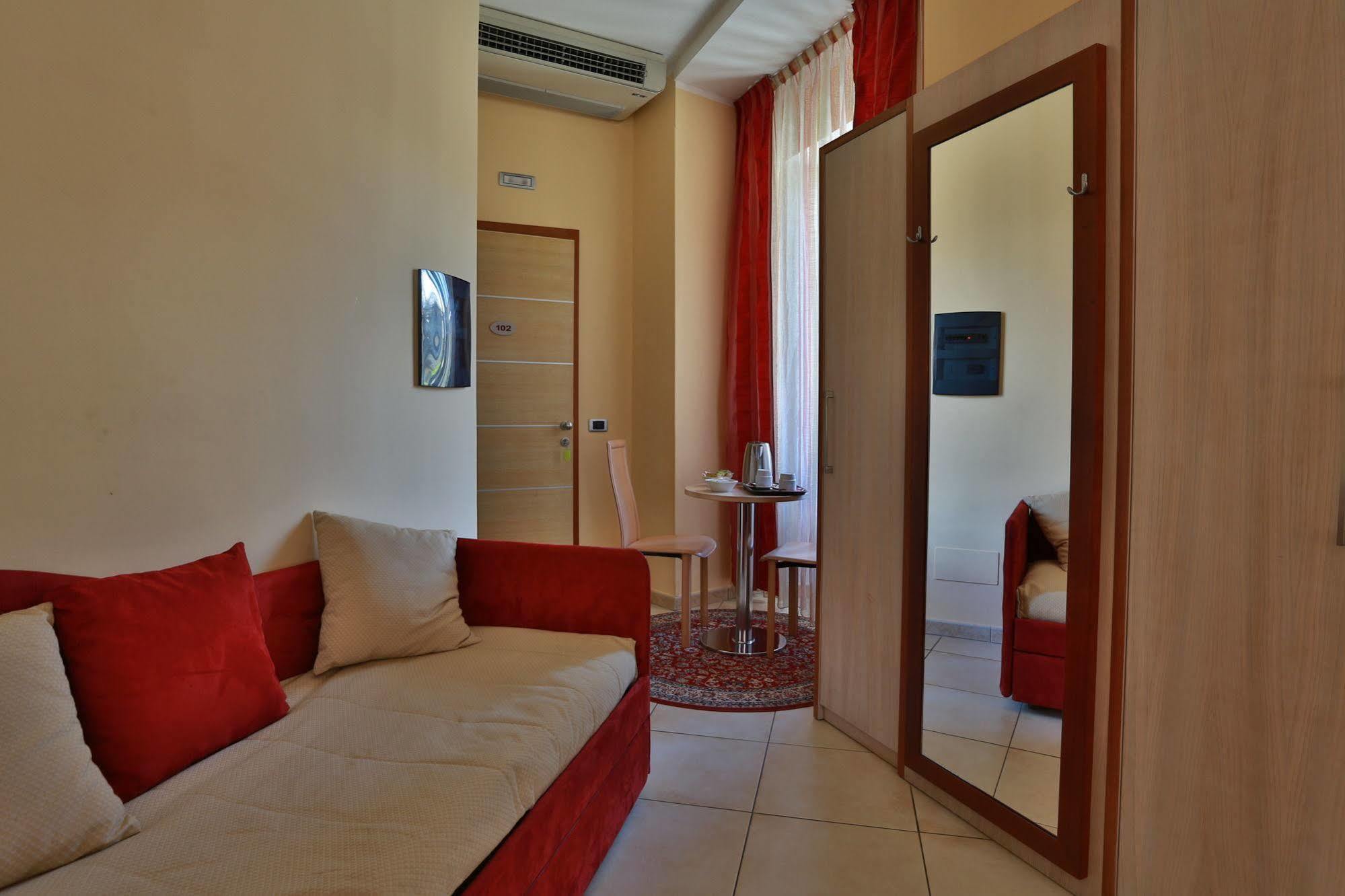 Hotel Conte Ruggero Serra San Bruno Eksteriør bilde