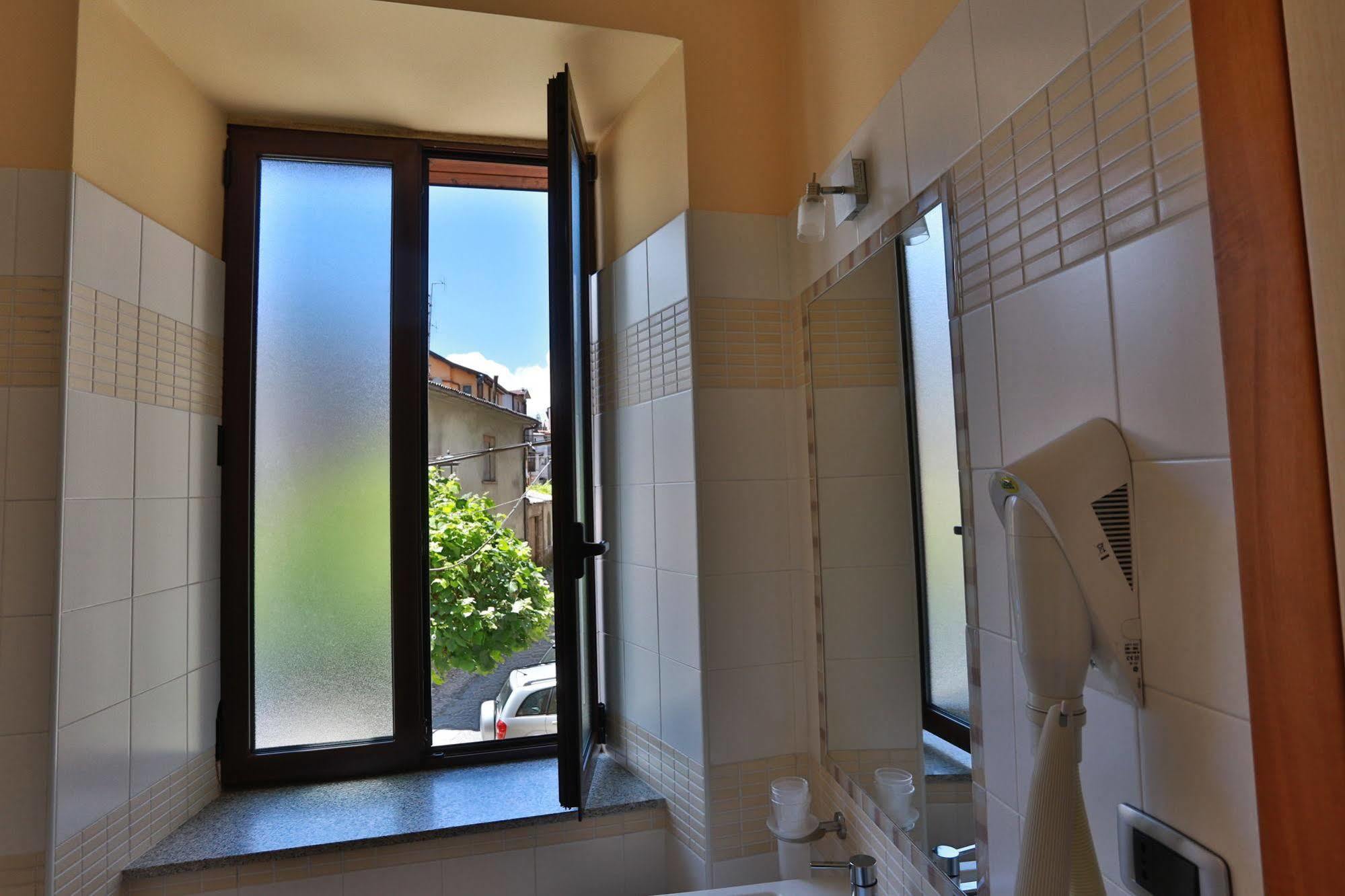 Hotel Conte Ruggero Serra San Bruno Eksteriør bilde