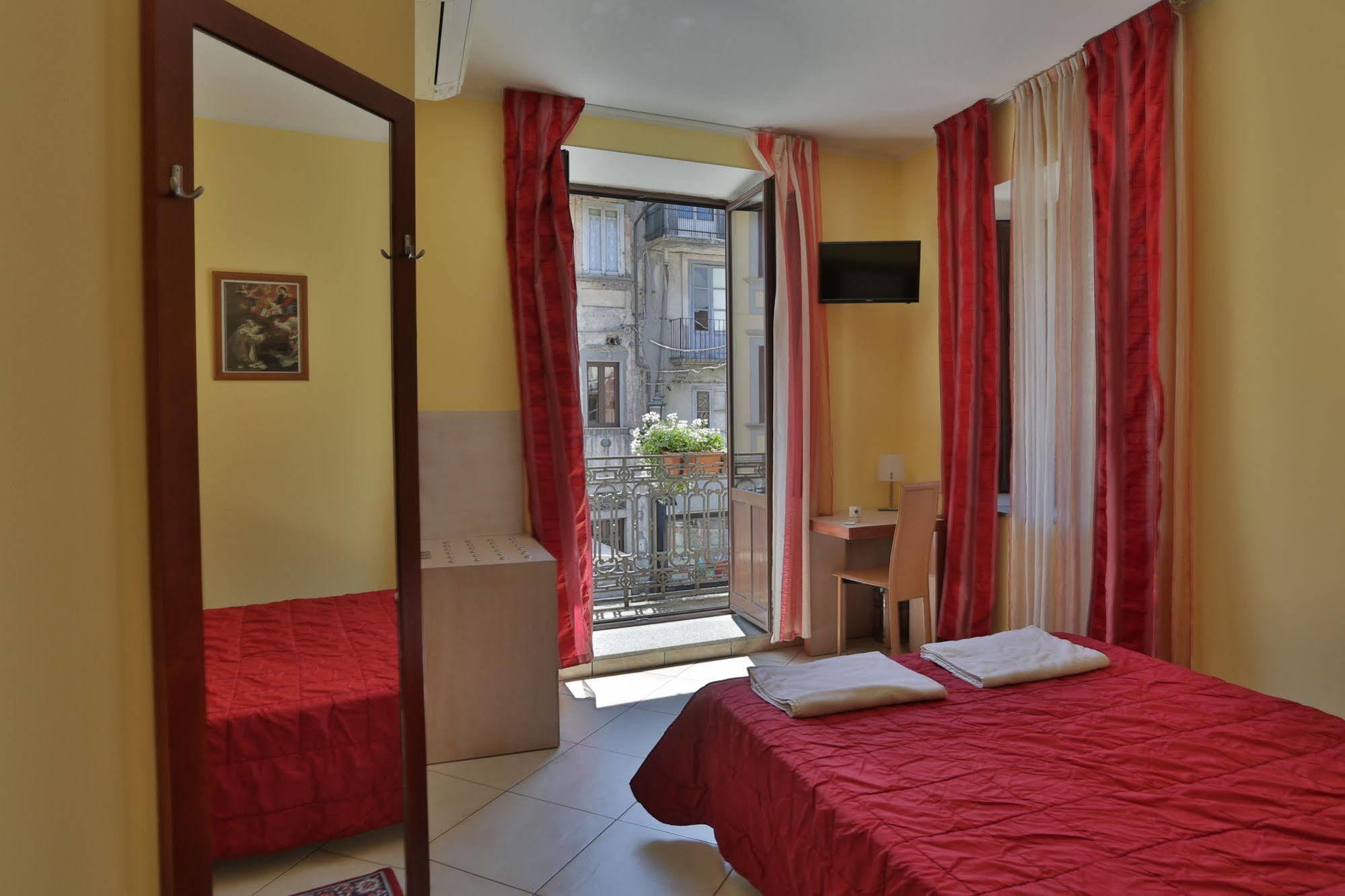 Hotel Conte Ruggero Serra San Bruno Eksteriør bilde