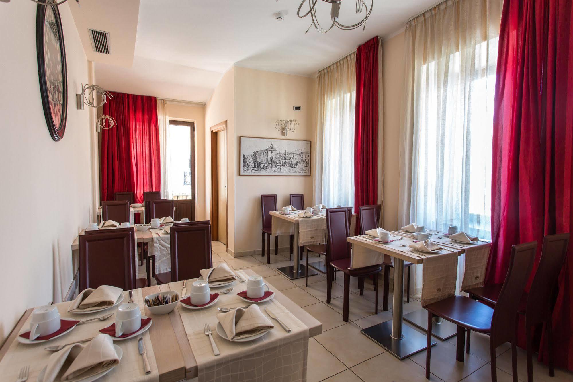 Hotel Conte Ruggero Serra San Bruno Eksteriør bilde