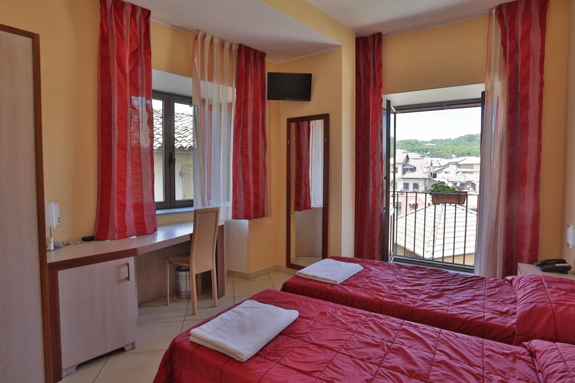 Hotel Conte Ruggero Serra San Bruno Eksteriør bilde