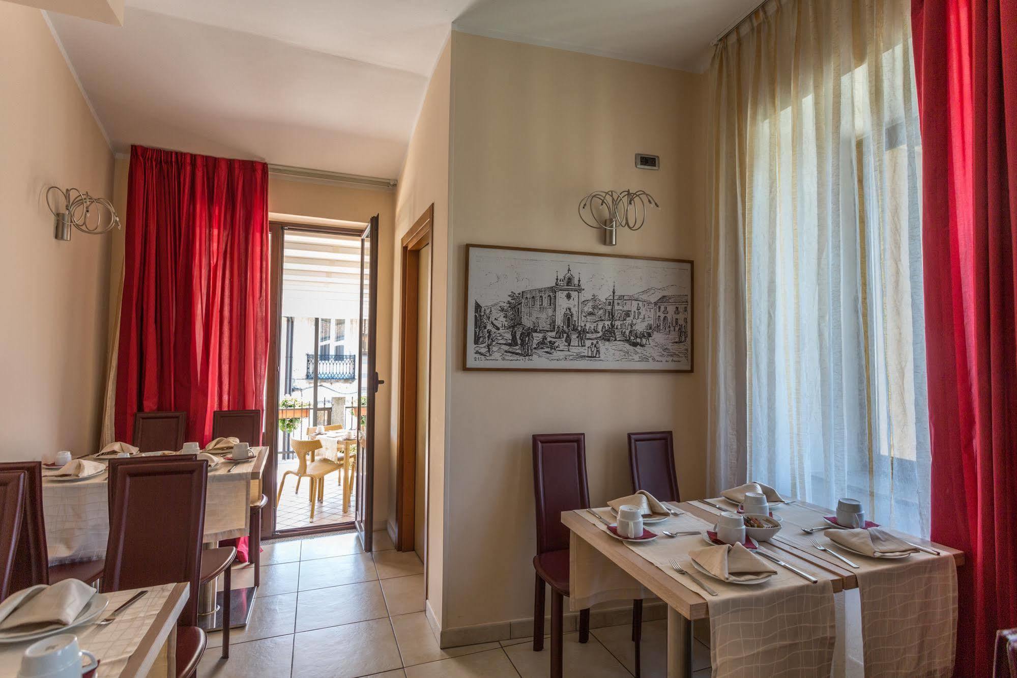 Hotel Conte Ruggero Serra San Bruno Eksteriør bilde